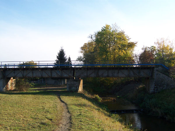 na fotce: železniční most v Bohuňovicích