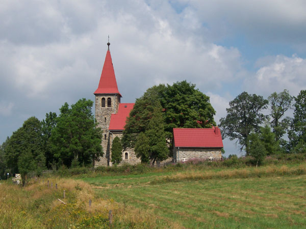 na fotce: kostelík na polské straně