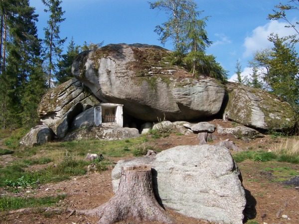 na fotce: kaplička tradičně u Landštejna