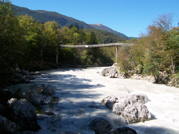 na fotce: ...takže rafting odpadl stejně, jako odpadly slalomové branky