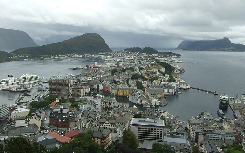 na fotce: nejklasičtější pohled na Ǻlesund