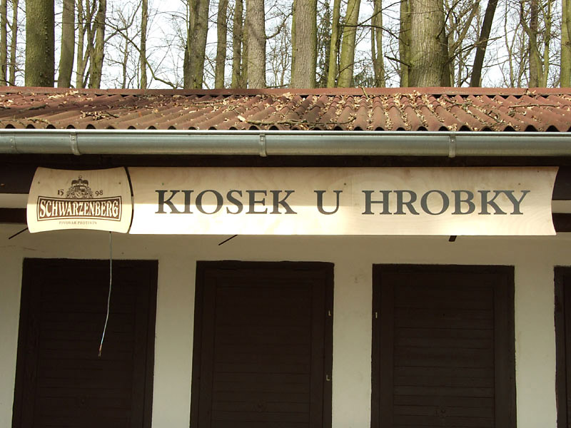 na fotce: morbidní kiosek